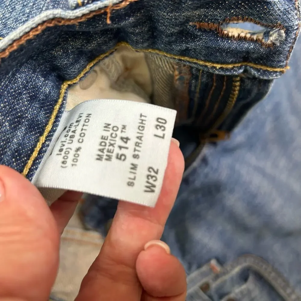Levi’s 514 Men's Size 32x30 Jeans distressed denim pants